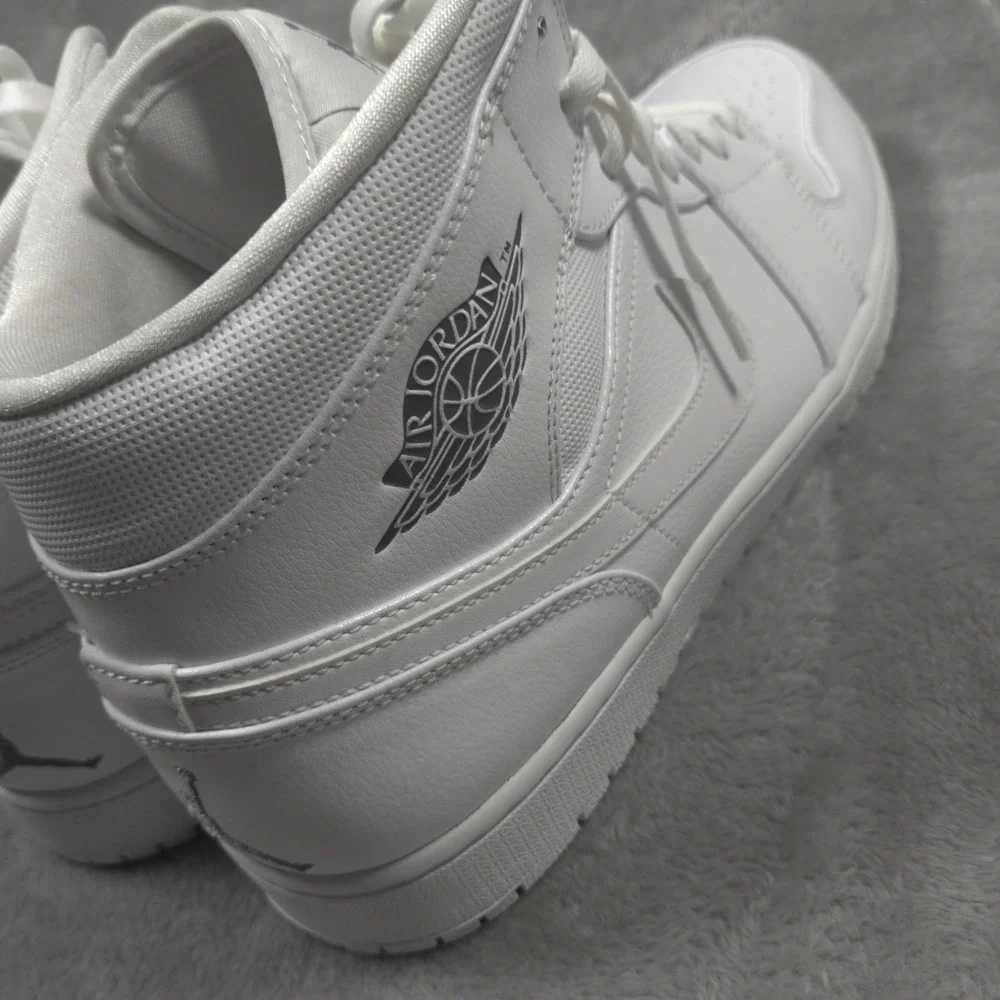 Jordan Air Jordan 1 Mid Mens 14 White 554724 120 Nike With Box New